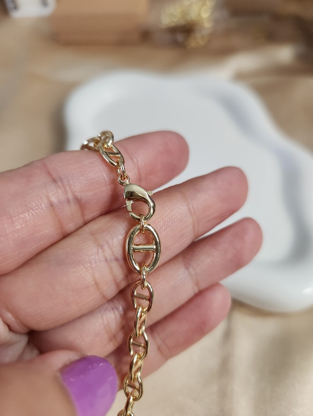 18k Gold Plated Horseshoe Clasp Necklace - Picture 2 of 5